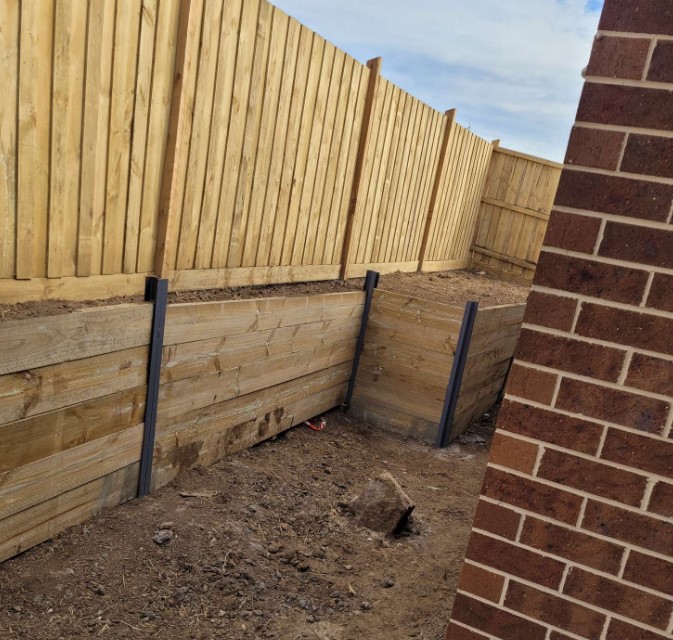 Fences and garden beds and all your gardening needs by Payne Carpentry and Excavation. Site levelling and sculpting, planting, edging - need a refresh or selling or just moving in, we can complete your full garden look. 